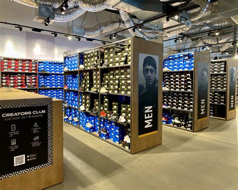 adidas outlet store locations.